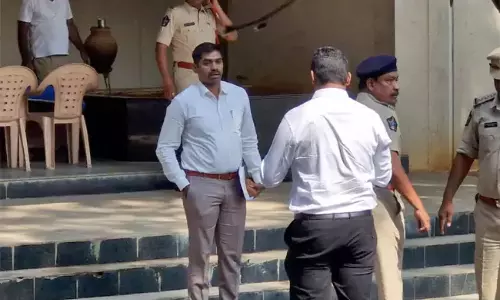 ఆ రాత్రి సీఐడీ ఆఫీసులో ఏం జరిగింది? పోలీసుల విచారణకు హాజరైన ఐపీఎస్ అధికారి సునీల్ నాయక్! ఆ రాత్రి సీఐడీ ఆఫీసులో ఏం జరిగింది? పోలీసుల విచారణకు హాజరైన ఐపీఎస్ అధికారి సునీల్ నాయక్!