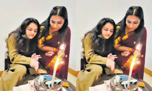 Divvela Madhuri: శ్రీవారి కొండపై బర్త్‌డే వేడుకలు.. దివ్వెల మాధురి వ్యవహారంపై టీటీడీ సీరియస్!