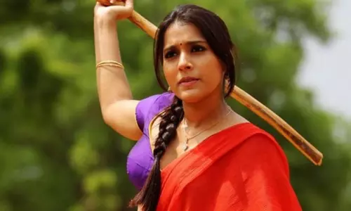 Rashmi Gautam: యాంకర్ రష్మీ గౌతమ్ క్యారెక్టర్పై అసభ్యకరంగా కామెంట్ చేసిన నెటిజన్కు కౌంటర్ ఇచ్చింది రష్మీ. Rashmi Gautam: యాంకర్ రష్మీ గౌతమ్ క్యారెక్టర్పై అసభ్యకరంగా కామెంట్ చేసిన నెటిజన్కు కౌంటర్ ఇచ్చింది రష్మీ.