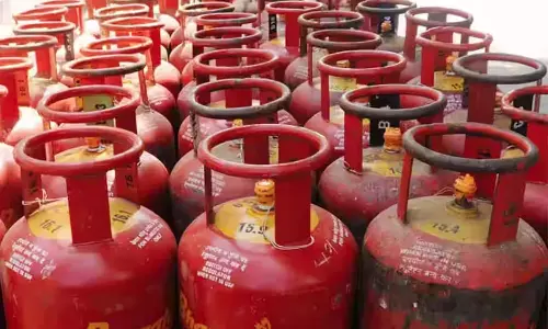 Gas Cylinder Booking Rules: LPG సిలిండర్ల బుకింగ్ నియమాల్లో కేంద్రం మార్పులు చేసింది.