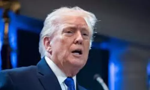 Donald Trump: ఆస్ట్రేలియాలోని ఇరాన్ మహిళా సాకర్ క్రీడాకారిణులకు ఆశ్రయం కల్పించాలని అమెరికా అధ్యక్షుడు డొనాల్డ్ ట్రంప్ విజ్ఞప్తి చేశారు.