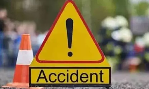 Narketpally Road Accident: హైదరాబాద్ - విజయవాడ జాతీయ రహదారిపై నార్కట్‌పల్లి వద్ద  రోడ్డు ప్రమాదంలో ఇద్దరు బస్సు డ్రైవర్లు మృతి