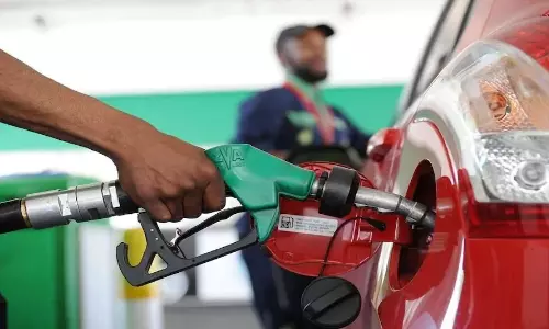 Petrol Diesel Price: మధ్య ప్రాచ్యంలో యుద్ధ నేపథ్యంలో తలెత్తిన సంక్షోభంతో పెట్రోల్, డీజిల్ ధరలు కూడా పెరుగుతాయా?