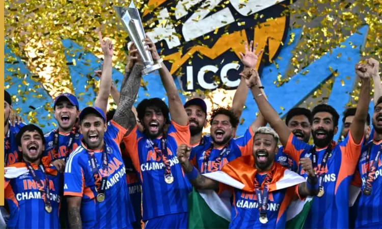 T20 World Cup 2026: విశ్వవిజేత భారత్‌పై కాసుల వర్షం.. టీమిండియాకు రూ.131 కోట్ల భారీ నజరానా ప్రకటించిన బీసీసీఐ!