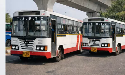 TSRTC :మళ్లీ సమ్మెకు సిద్ధమైన ఆర్టీసీ కార్మికులు.. 13న సమ్మె నోటీసు