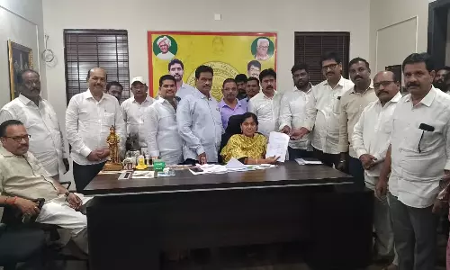 Palasa: పలాసలో భారీ భూ కుంభకోణం? రూ.10 కోట్ల ప్రభుత్వ స్థలం ఆక్రమణపై ఎమ్మెల్యేకు వినతి!