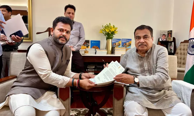 Ram Mohan Naidu: సిక్కోలుకు ‘సిక్స్ లేన్’ కళ.. గడ్కారీతో రామ్మోహన్ నాయుడు భేటీ సక్సెస్: జిల్లాకు భారీగా రహదారి నిధులు!