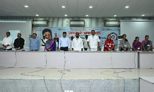 Karimnagar: అభివృద్ధిలో జిల్లాను అగ్రభాగాన నిలుపుదాం: ప్రజాప్రతినిధులకు కలెక్టర్ చిత్రా మిశ్రా పిలుపు