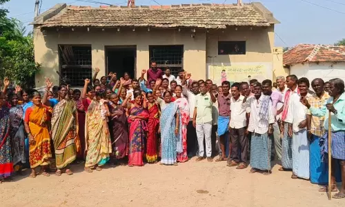 మమ్మల్ని నిలువునా ముంచుతారా? - నారాయణపూర్‌లో గ్రామస్తుల భారీ నిరసన!