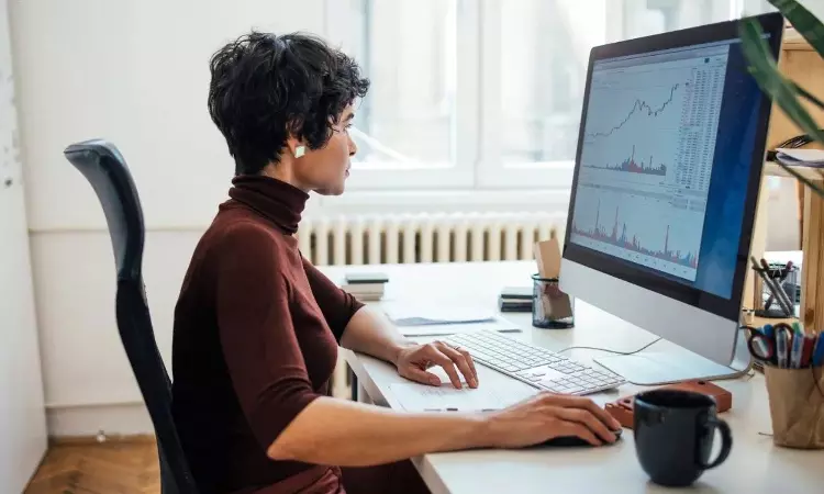 HealthTips: జాగ్రత్త! గంటల తరబడి కూర్చుని పనిచేస్తున్నారా? అయితే మీరు డేంజర్‌లో ఉన్నట్లే!