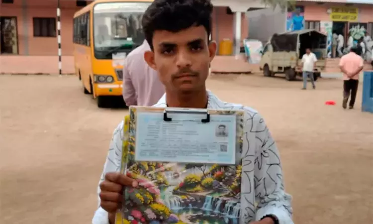 Mothkur: తండ్రి మరణించినా.. కన్నీళ్లతోనే పరీక్షకు..!