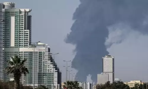 Drones on Dubai Airport: దుబాయ్ అంతర్జాతీయ విమానాశ్రయం సమీపంలో డ్రోన్ దాడి