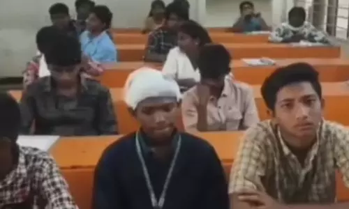 Srikalahasti: మృత్యువును జయించి.. గాయాలతోనే పది పరీక్షకు!