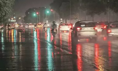 Hyderabad Weather: హైదరాబాద్ లోని బాలానగర్, బోయిన్ పల్లితోపాటు మరికొన్ని ప్రాంతాల్లో భారీ వర్షం పడింది. Hyderabad Weather: హైదరాబాద్ లోని బాలానగర్, బోయిన్ పల్లితోపాటు మరికొన్ని ప్రాంతాల్లో భారీ వర్షం పడింది.