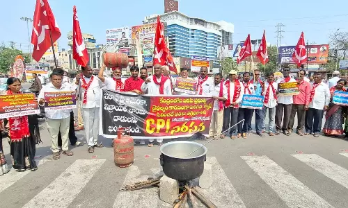 Chada Venkat Reddy: హిట్లర్‌కు పట్టిన గతే ట్రంప్‌కూ పడుతుంది.. సిపిఐ సీనియర్ నేత చాడ వెంకటరెడ్డి హెచ్చరిక