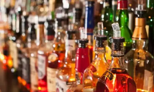 Liquor Sales: అమెరికాలో మందు తాగేవారు తగ్గిపోతున్నారట
