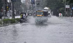 Weather Update : ఏపీ, తెలంగాణలో రాగల మూడు రోజులు వర్ష సూచన.. పలు జిల్లాలకు ఎల్లో అలర్ట్ జారీ