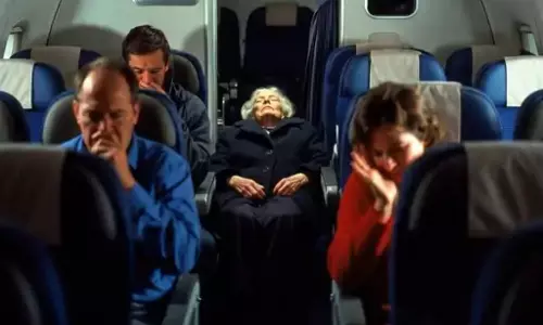 British Airways: హాంకాంగ్ నుండి లండన్ వెళ్తున్న విమానంలో మహిళా ప్రయాణికురాలు మరణించింది. British Airways: హాంకాంగ్ నుండి లండన్ వెళ్తున్న విమానంలో మహిళా ప్రయాణికురాలు మరణించింది.