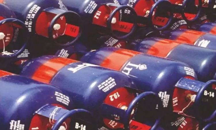 LPG supply: దేశంలో గ్యాస్ సంక్షోభం నేపథ్యంలో మార్చి 23 నుండి రాష్ట్రాలకు 20 శాతం అదనపు ఎల్పీజీ సరఫరా