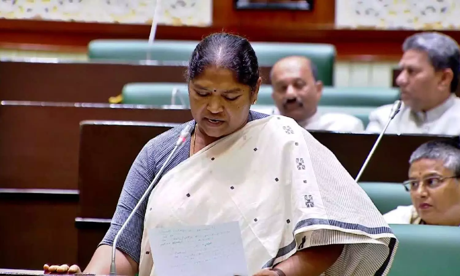 Seethakka: అసెంబ్లీలో హరీశ్ రావుకు సీతక్క స్ట్రాంగ్ కౌంటర్ Seethakka: అసెంబ్లీలో హరీశ్ రావుకు సీతక్క స్ట్రాంగ్ కౌంటర్