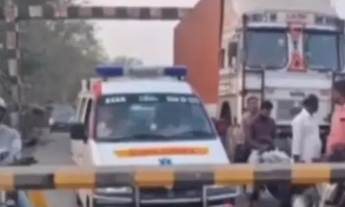 Mangapeta Railway Gate Traffic Issue