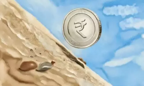 Rupee Value: పడిపోతున్న రూపాయి విలువ. Rupee Value: పడిపోతున్న రూపాయి విలువ.