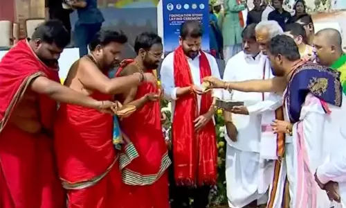 Omkareshwara Temple: 100 అడుగుల శివుడి విగ్రహం.. ఓంకారేశ్వర ఆలయానికి రేవంత్ శంకుస్థాపన! Omkareshwara Temple: 100 అడుగుల శివుడి విగ్రహం.. ఓంకారేశ్వర ఆలయానికి రేవంత్ శంకుస్థాపన!