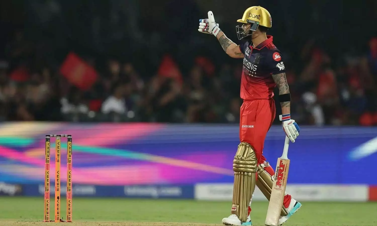 Virat Kohli Creates IPL History: First Batter to Cross 4000 Runs in Chases Virat Kohli Creates IPL History: First Batter to Cross 4000 Runs in Chases