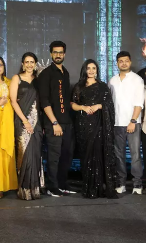 క్రేజీగా ‘రాకాస’ ప్రీ-రిలీజ్ ఈవెంట్.. ఫోటోలు వైరల్! క్రేజీగా ‘రాకాస’ ప్రీ-రిలీజ్ ఈవెంట్.. ఫోటోలు వైరల్!