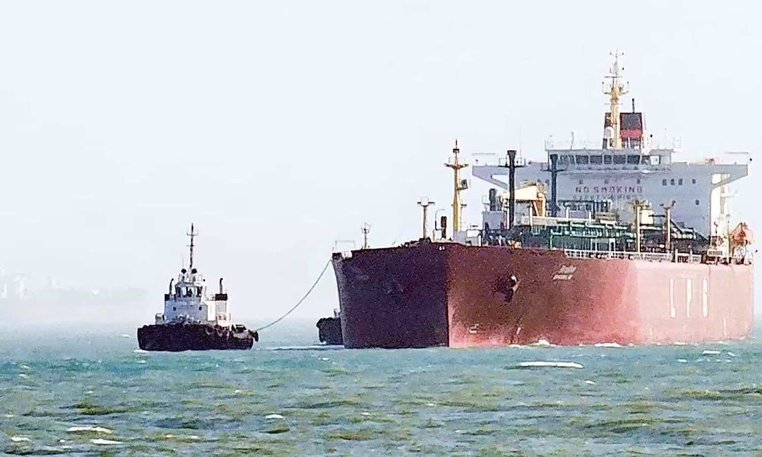 Tension at Hormuz Strait Indian LPG Tanker Green Saanvi crosses safely, Iran Oil Ship shifts route