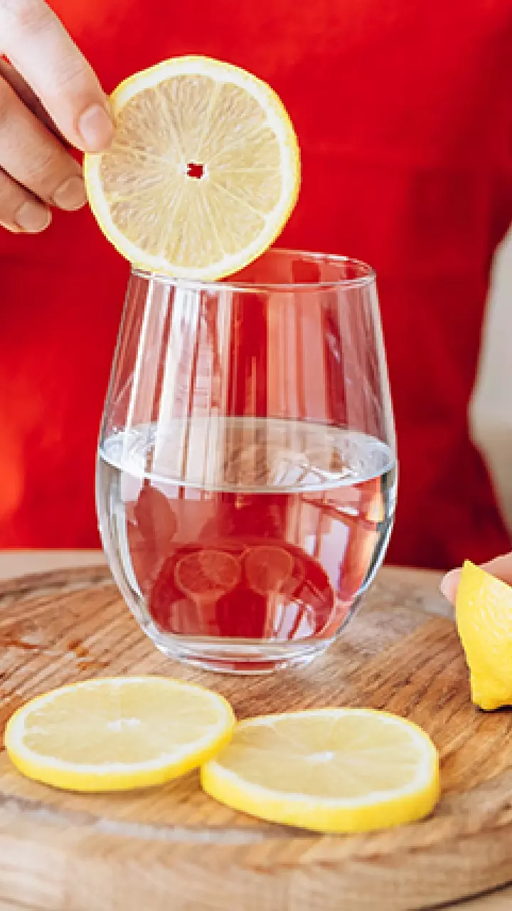 Lemon Water : ఉదయం ఖాళీ కడుపుతో నిమ్మరసం తాగుతున్నారా? ఈ విషయం ఖచ్చితంగా తెలుసుకోండి