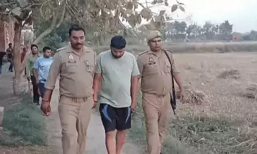Crime News: తన తల్లిని కొడుతుందని ఆగ్రహంతో ఒక భర్త తన భార్యను కిరాతకంగా చంపేశాడు. Crime News: తన తల్లిని కొడుతుందని ఆగ్రహంతో ఒక భర్త తన భార్యను కిరాతకంగా చంపేశాడు.