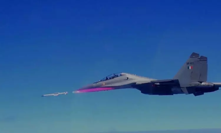 Astra Missiles: ఆస్ట్రా Mk-1 క్షిపణులు 400 సమకూర్చుకోవడానికి భారత వైమానికదళం నిర్ణయించింది. Astra Missiles: ఆస్ట్రా Mk-1 క్షిపణులు 400 సమకూర్చుకోవడానికి భారత వైమానికదళం నిర్ణయించింది.