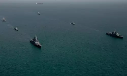 Hormuz Strait Blockade 1000 Ships Stranded