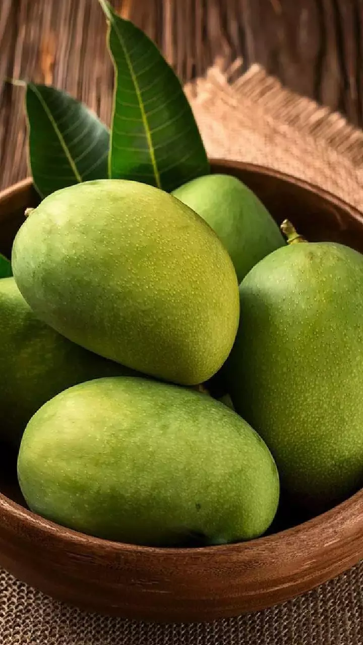 Raw Mango : వేసవిలో పచ్చి మామిడికాయలు తింటే కలిగే 6 అద్భుత ప్రయోజనాలు ఇవే