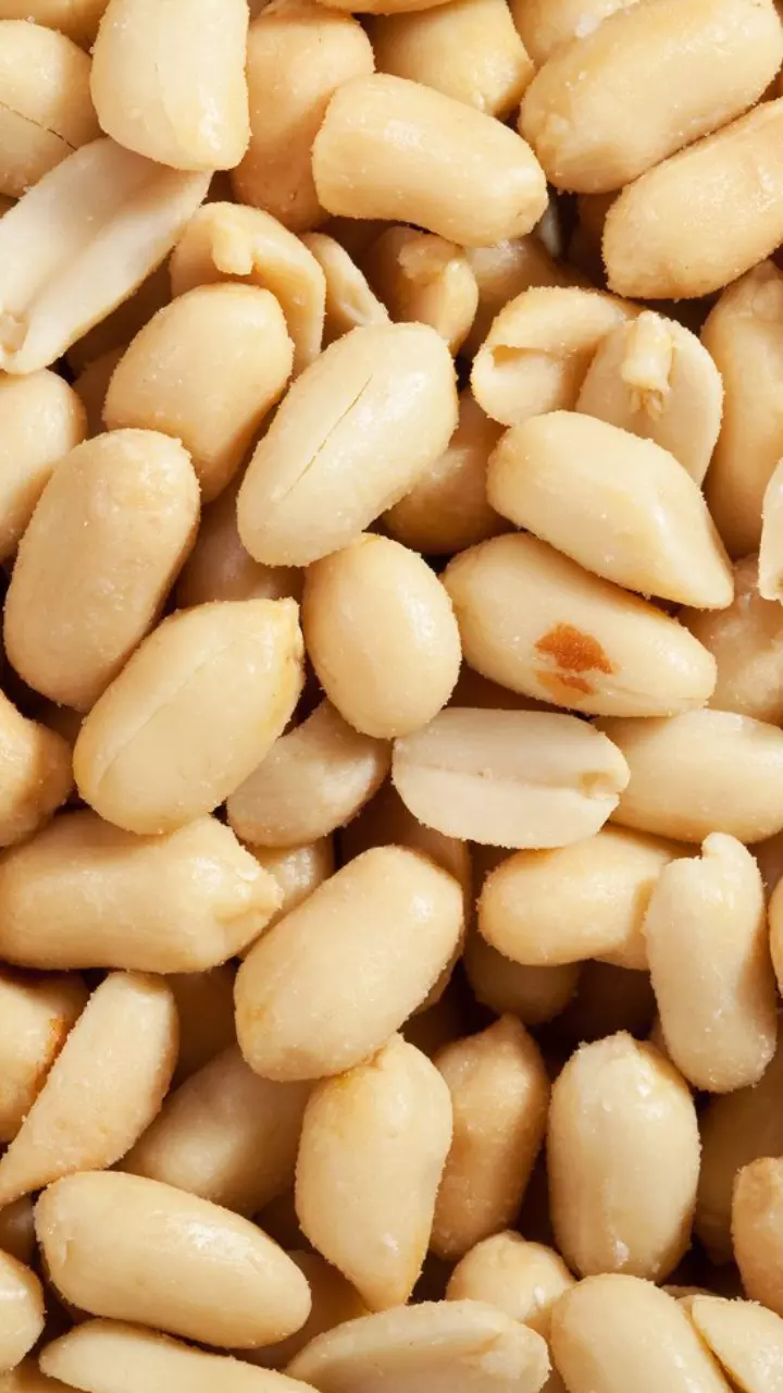 Roasted Peanuts  : రోజూ గుప్పెడు వేయించిన పల్లీలు తింటే.. మీ శరీరంలో జరిగే అద్భుతాలు ఇవే
