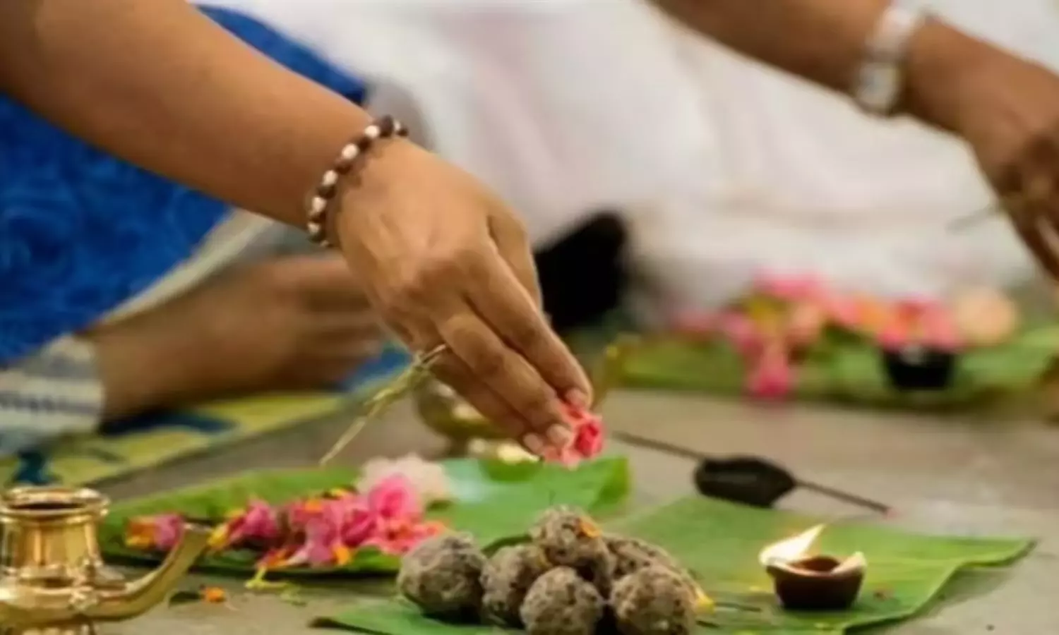 Pitru Dosha Remedies:  పితృదేవతల విషయంలో ఈ తప్పులు చేస్తే...జీవితమంతా కష్టాలే