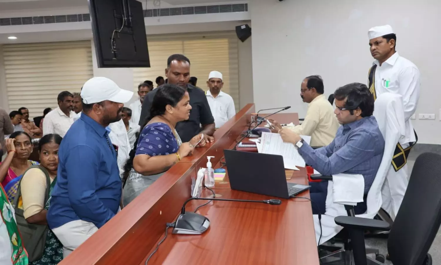 Bhadradri Kothagudem: జనగణన సర్వేను పకడ్బందీగా నిర్వహించాలి: జిల్లా కలెక్టర్ అంకిత్ ఆదేశం