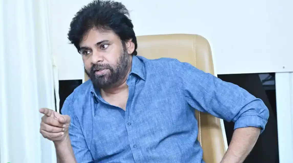 శస్త్రచికిత్స తర్వాత స్టైలిష్ లుక్‌లో ‘పవన్ కళ్యాణ్’ !