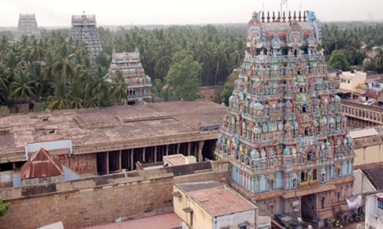 Jambukeswarar Temple Mystery: వివాహాలు జరగని ఏకైక ఆలయం... ఇక్కడ పూజారులే స్త్రీలుగా మారిపోతారు...ఎందుకంటే Jambukeswarar Temple Mystery: వివాహాలు జరగని ఏకైక ఆలయం... ఇక్కడ పూజారులే స్త్రీలుగా మారిపోతారు...ఎందుకంటే
