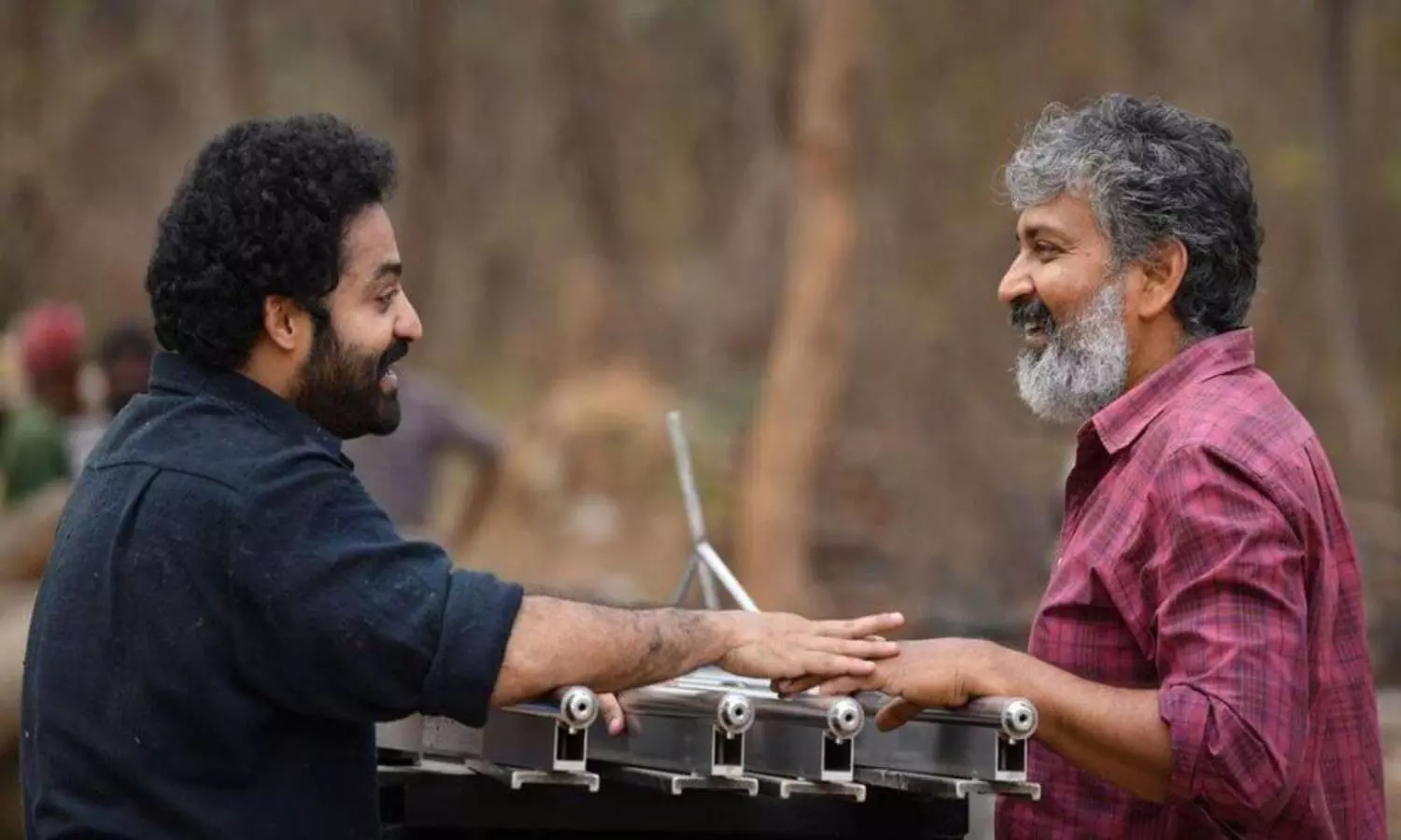 NTR Rajamouli: ఎన్టీఆర్-రాజమౌళి ఆ రిస్క్ చేయకుంటే... ఈరోజు ఇండస్ట్రీ మరోలా ఉండేదేమో NTR Rajamouli: ఎన్టీఆర్-రాజమౌళి ఆ రిస్క్ చేయకుంటే... ఈరోజు ఇండస్ట్రీ మరోలా ఉండేదేమో
