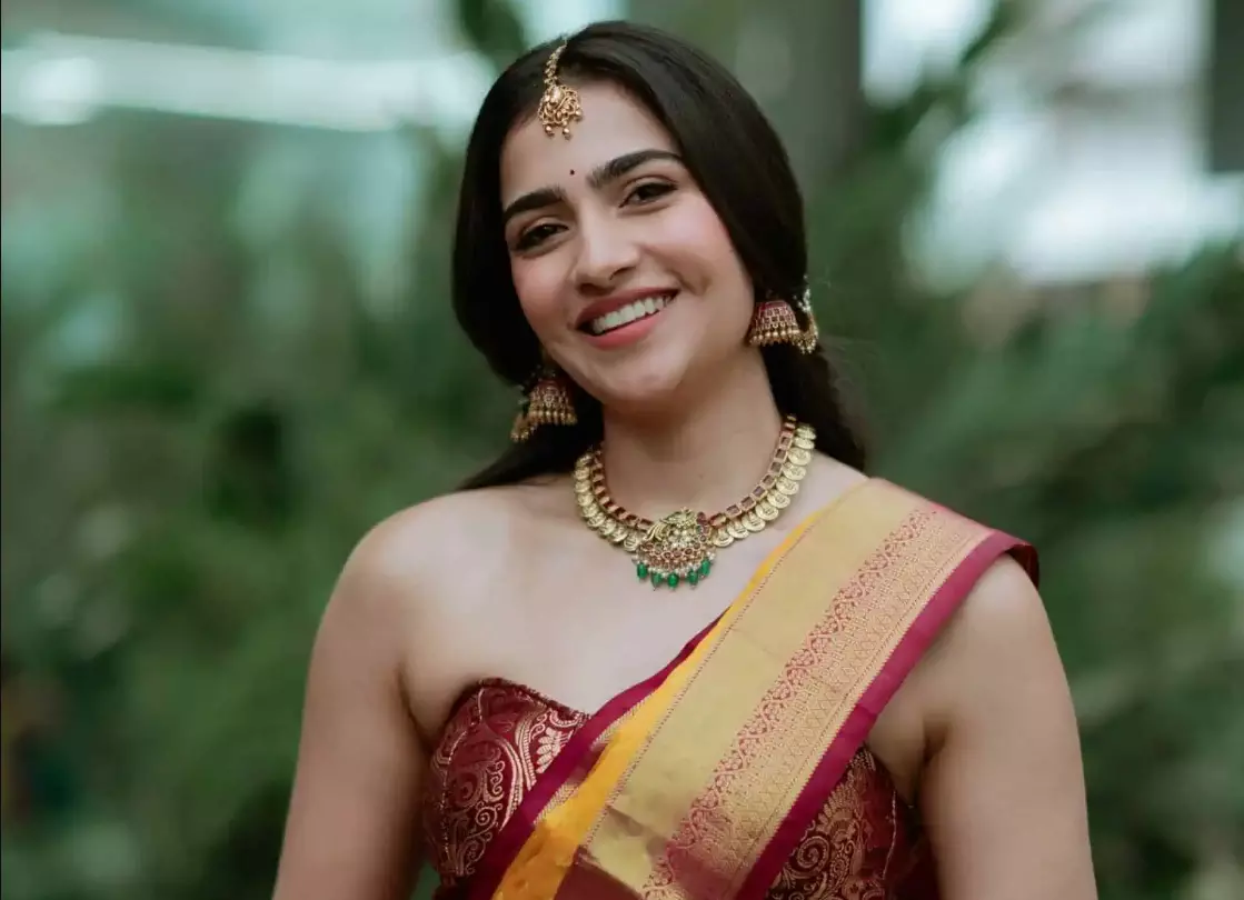 బికినీ ఫొటోలపై నిప్పులు చెరిగిన రుక్మిణి వసంత్!