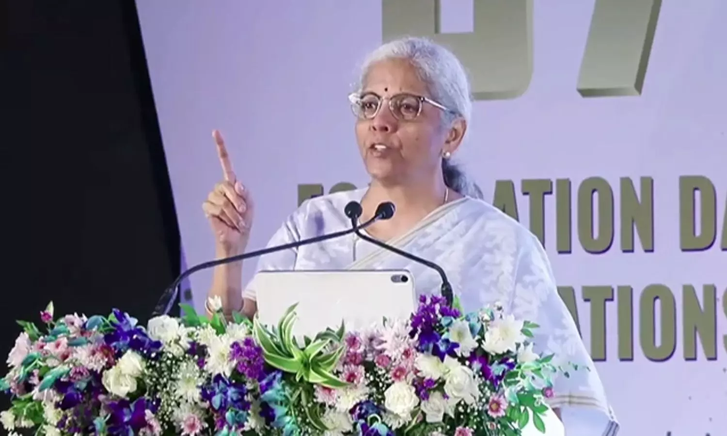 Nirmala Sitharaman: భారత ఆర్థిక వ్యవస్థకు ఢోకా లేదు.. నిరాశావాదుల ప్రచారం నమ్మొద్దు