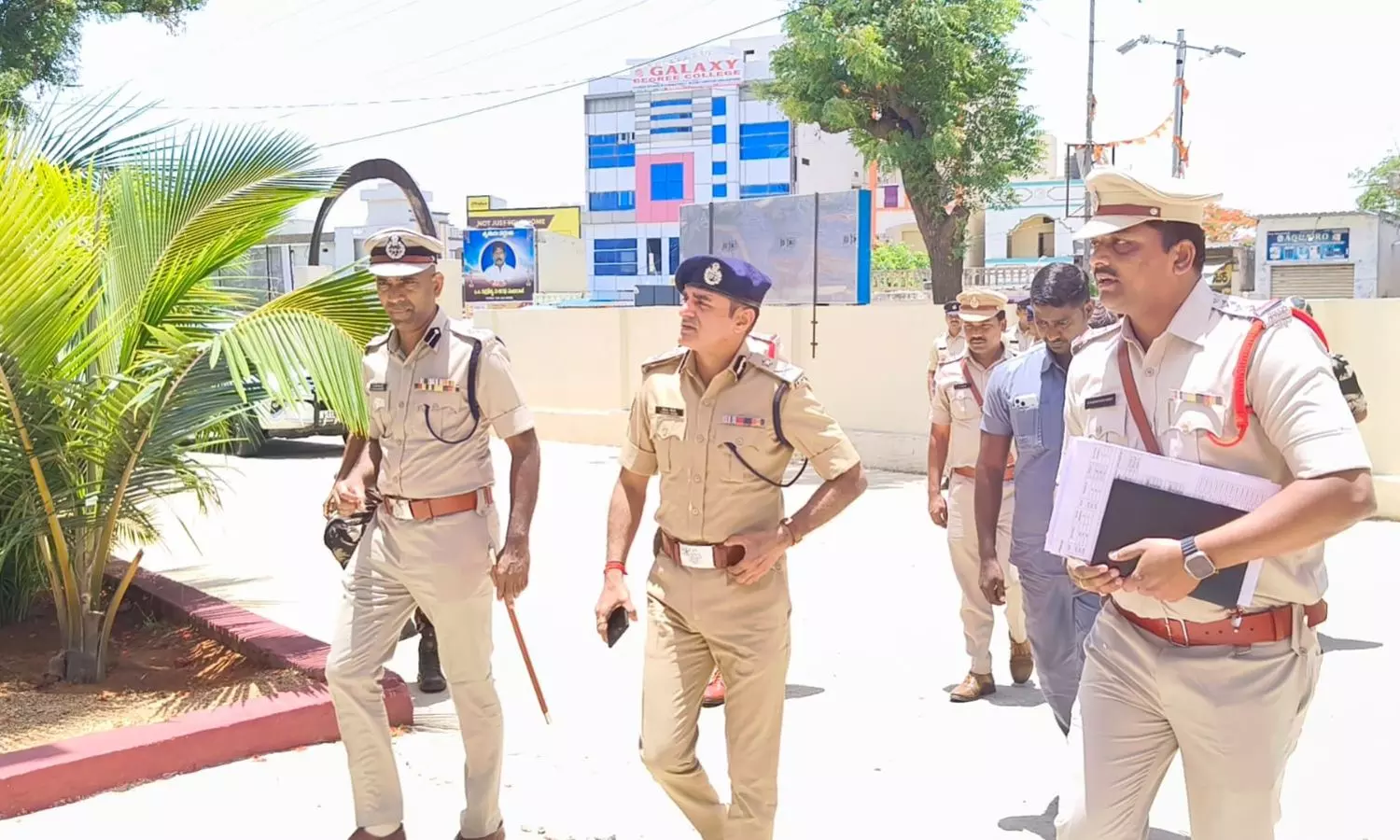 CP Tarun Joshi: మహేశ్వరం పోలీస్‌స్టేషన్‌లో సీపీ తరుణ్ జోషి తనిఖీ.. కేసుల పురోగతిపై సమీక్ష!