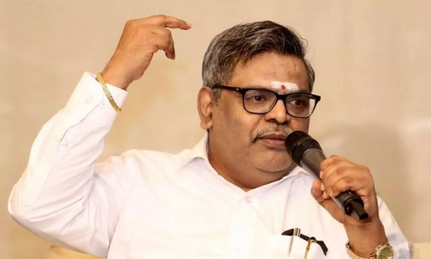 Sirivennela: సిరివెన్నెల కలం నుంచి జాలువారిన అమృతం... విధాతే స్వయంగా రాయించుకున్నాడోమో