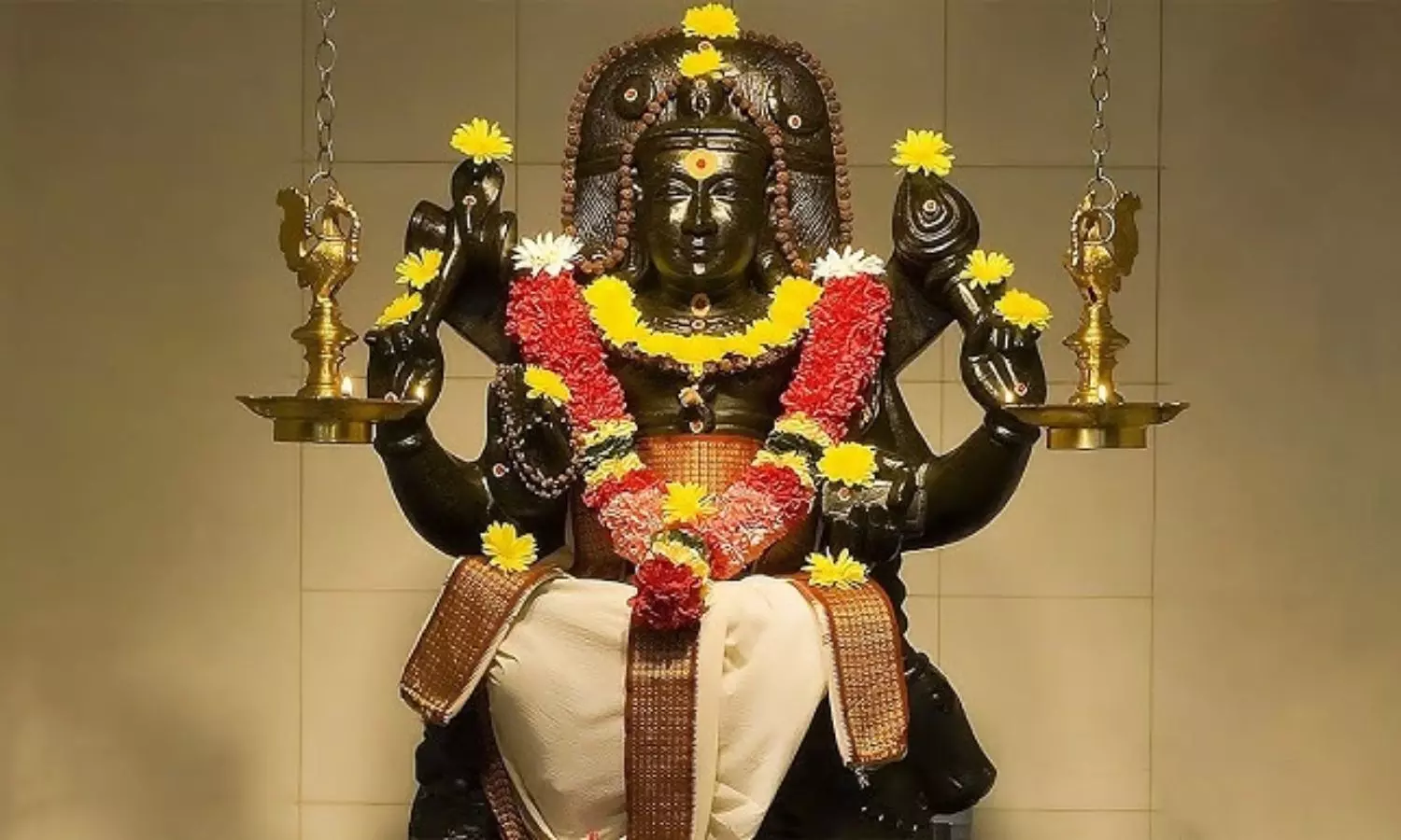 Dakshinamurthy: పిల్లలు చదువులో వెనకబడితే... పెద్దలు చెప్పిన ఈ శ్లోకాన్ని నేర్పించండి..వారంలోనే మార్పు కనిపిస్తుంది