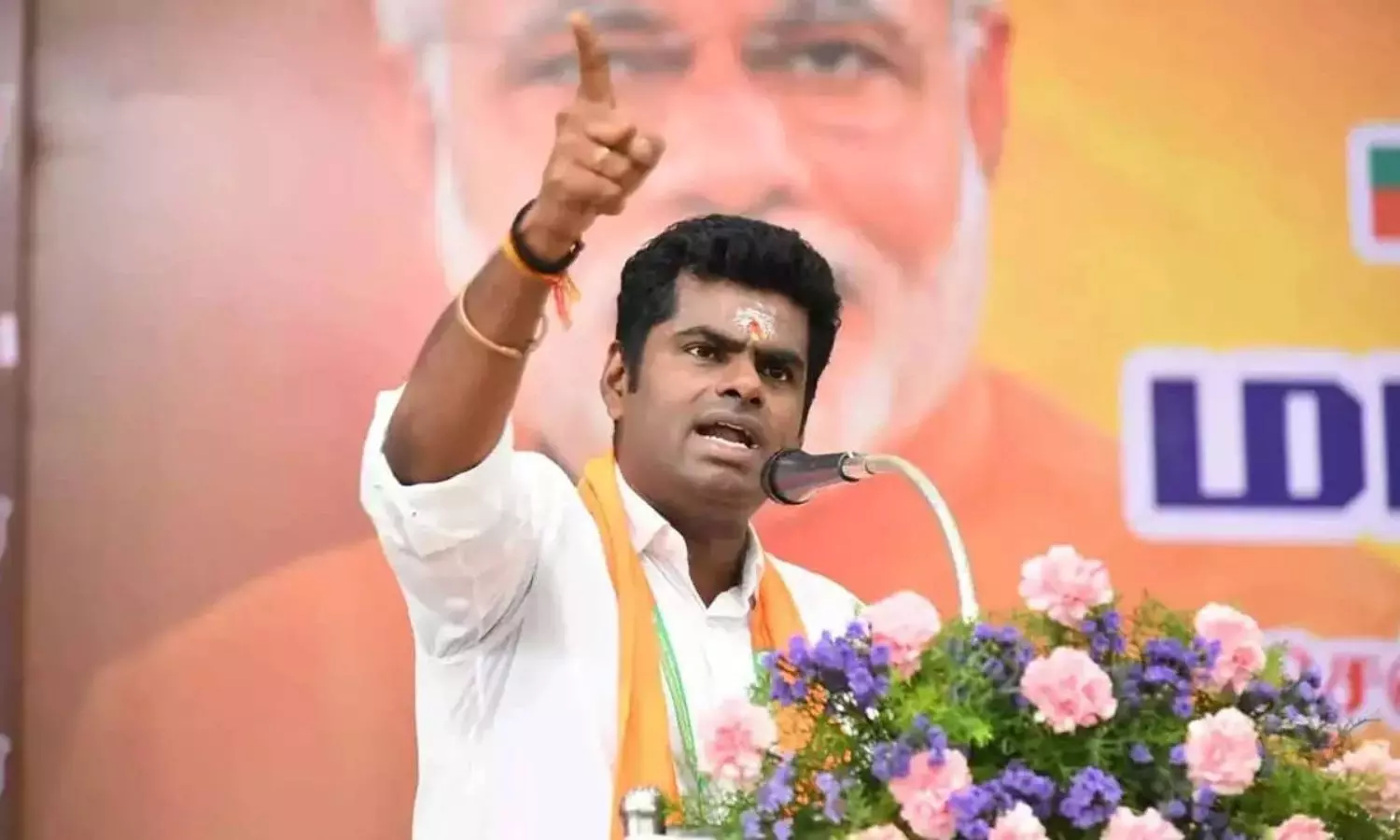 Annamalai: బీజేపీకి గుడ్బై.. 24 గంటల్లోనే అన్నామలై పొలిటికల్ సెన్సేషన్: ఊహించని ప్రజా మద్దతు! Annamalai: బీజేపీకి గుడ్బై.. 24 గంటల్లోనే అన్నామలై పొలిటికల్ సెన్సేషన్: ఊహించని ప్రజా మద్దతు!