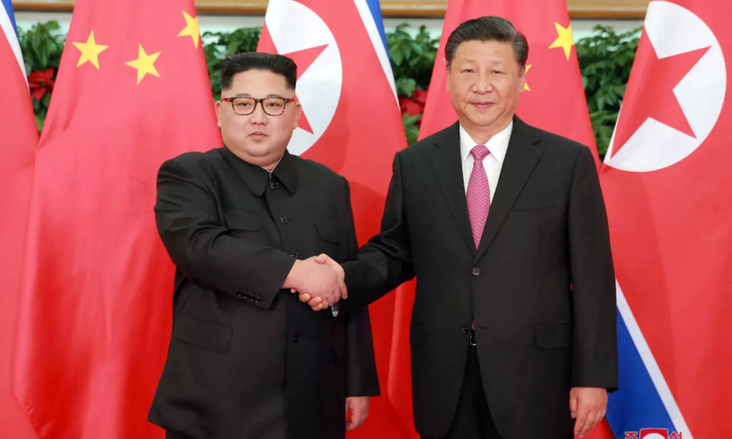 China North Korea Relations: బలపడుతున్న చైనా, కిమ్ బంధం... మారుతున్న రాజకీయ భౌగోళిక సమీకరణాలు China North Korea Relations: బలపడుతున్న చైనా, కిమ్ బంధం... మారుతున్న రాజకీయ భౌగోళిక సమీకరణాలు