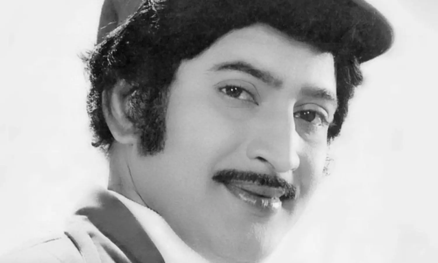 Krishna: ఇంజనీర్ కావాలనుకున్న కృష్ణ...సినిమాల్లో సూపర్స్టార్గా ఎదగడానికి ఆ సంఘటనే కారణమా? Krishna: ఇంజనీర్ కావాలనుకున్న కృష్ణ...సినిమాల్లో సూపర్స్టార్గా ఎదగడానికి ఆ సంఘటనే కారణమా?