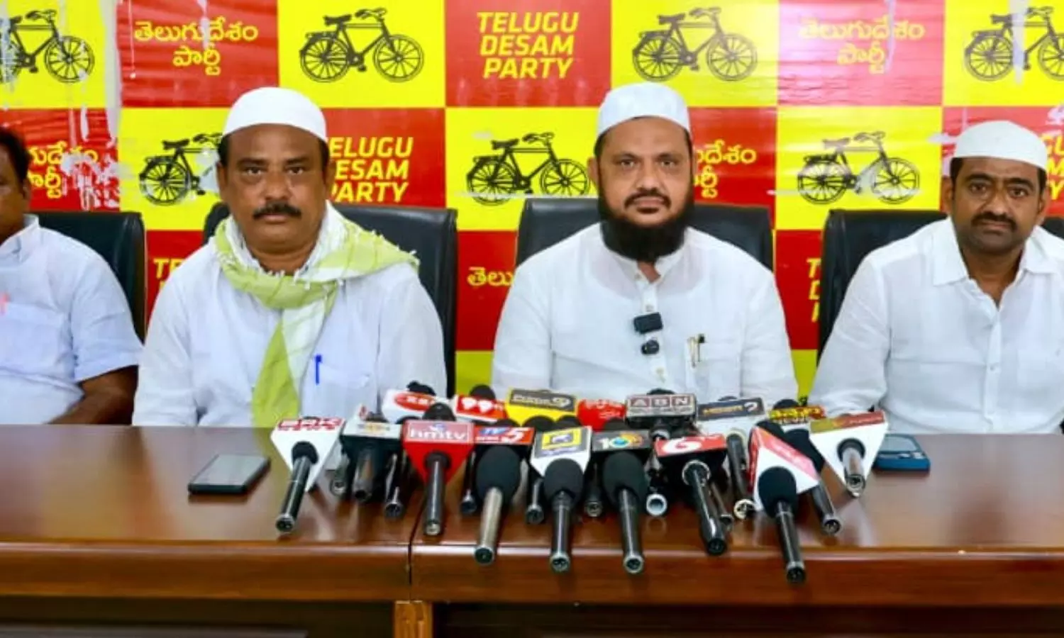 రూ.1500 కోట్ల భూ కుంభకోణం: వినుకొండ మాజీ ఎమ్మెల్యే బొల్లా బ్రహ్మనాయుడు అరెస్ట్‌పై ముస్తాక్ అహ్మద్ సంచలన వ్యాఖ్యలు!
